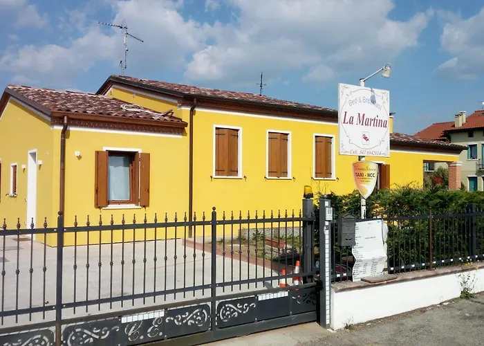 Martina 4*